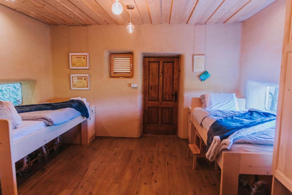 Apartament Sleeping With Bees - Tourist Farm Muha Grosuplje Zewnętrze zdjęcie